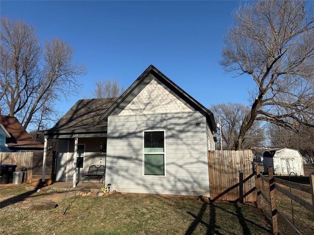 507 S 6th St., Noble, OK 73068