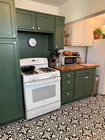 507 S 6th St., Noble, OK 73068