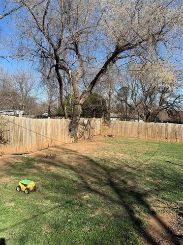 507 S 6th St., Noble, OK 73068