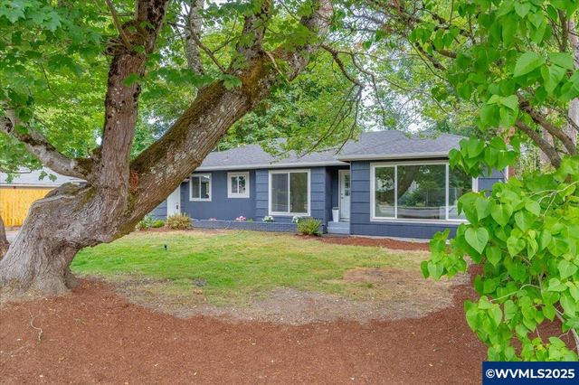 4277 Auburn Rd NE, Salem, OR 97301