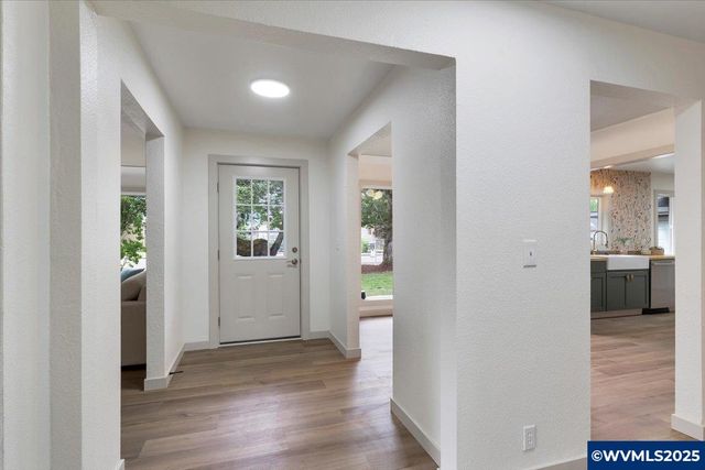 4277 Auburn Rd NE, Salem, OR 97301