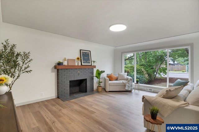 4277 Auburn Rd NE, Salem, OR 97301