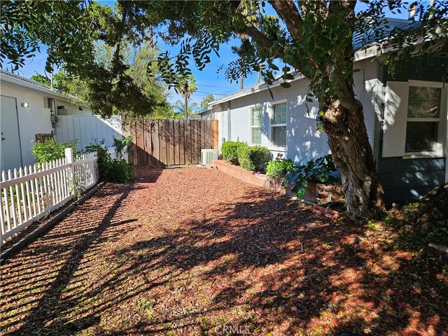 18237 Valley Vista Boulevard, Tarzana, CA 91356