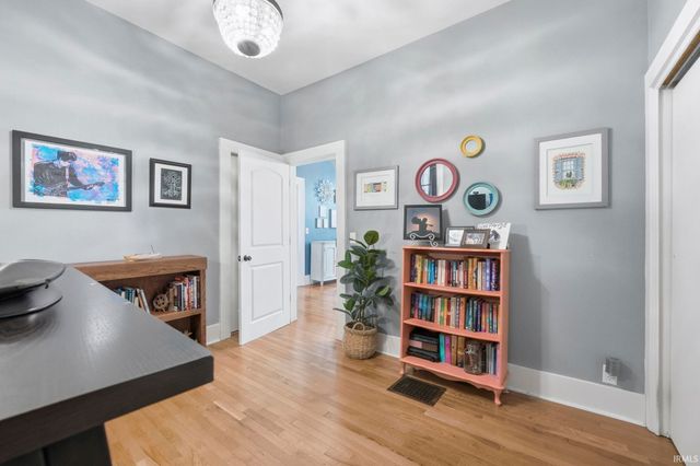 824 W Washington Boulevard, Fort Wayne, IN 46802