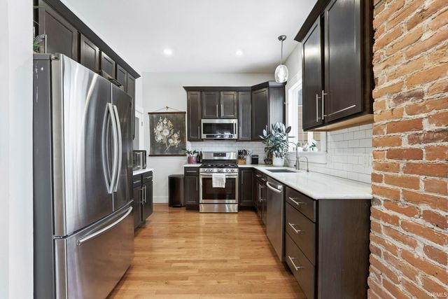 824 W Washington Boulevard, Fort Wayne, IN 46802