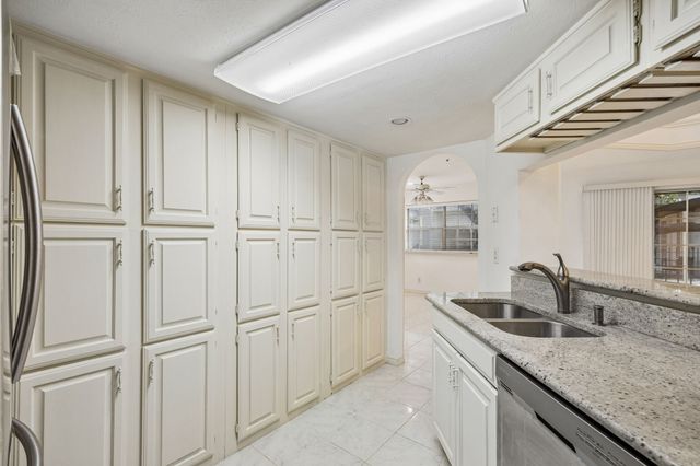 3033 San Jacinto Street 328, Dallas, TX 75204