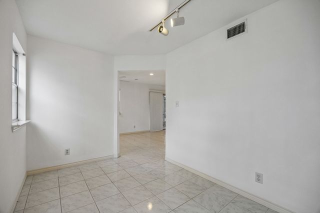 3033 San Jacinto Street 328, Dallas, TX 75204