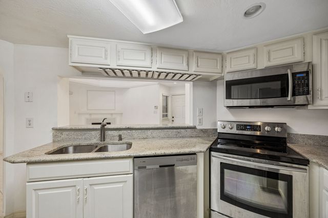3033 San Jacinto Street 328, Dallas, TX 75204