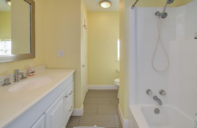 21225 Gulf Dr, Galveston, TX 77554