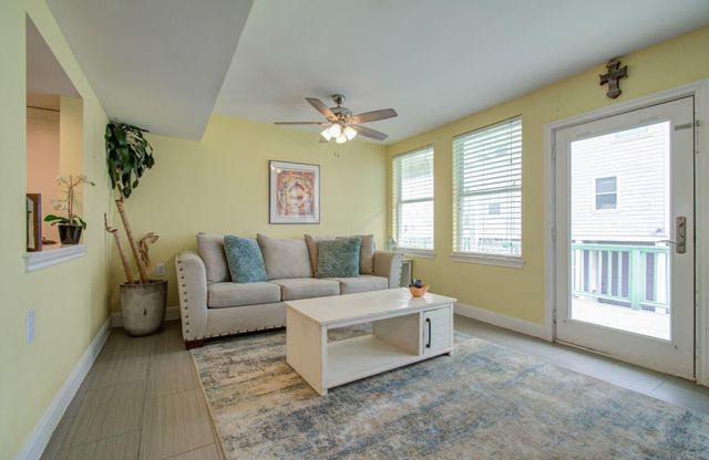21225 Gulf Dr, Galveston, TX 77554