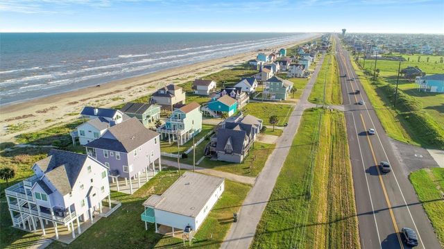 21225 Gulf Dr, Galveston, TX 77554