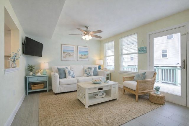 21225 Gulf Dr, Galveston, TX 77554