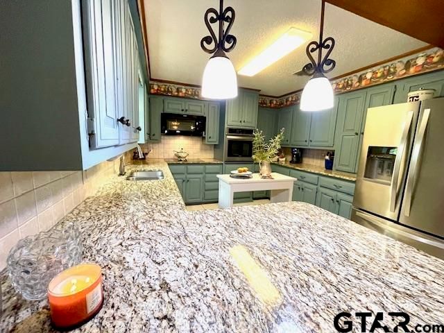 108 Glenhaven, Palestine, TX 75801