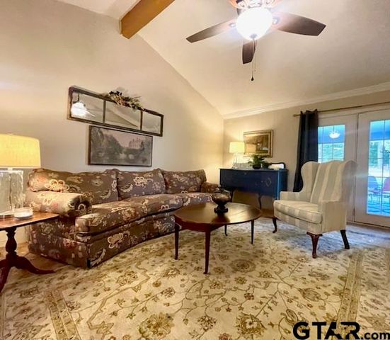 108 Glenhaven, Palestine, TX 75801