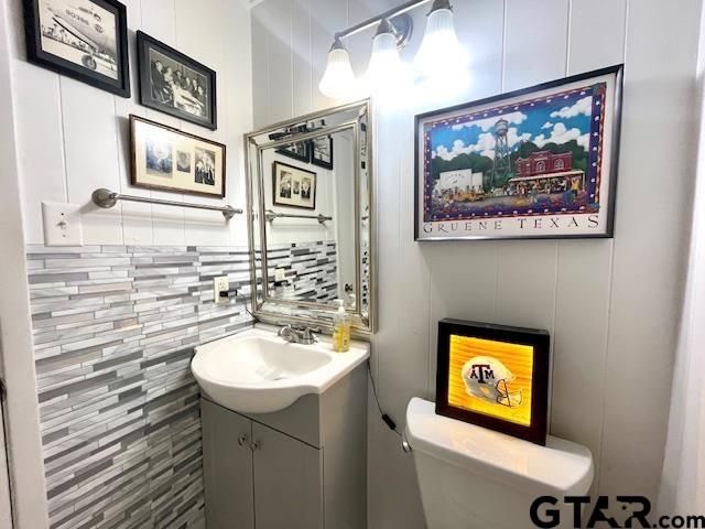 108 Glenhaven, Palestine, TX 75801