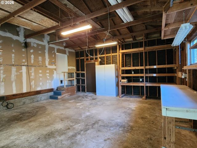 205 18TH St, Port Orford, OR 97465