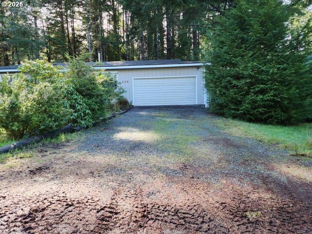 205 18TH St, Port Orford, OR 97465
