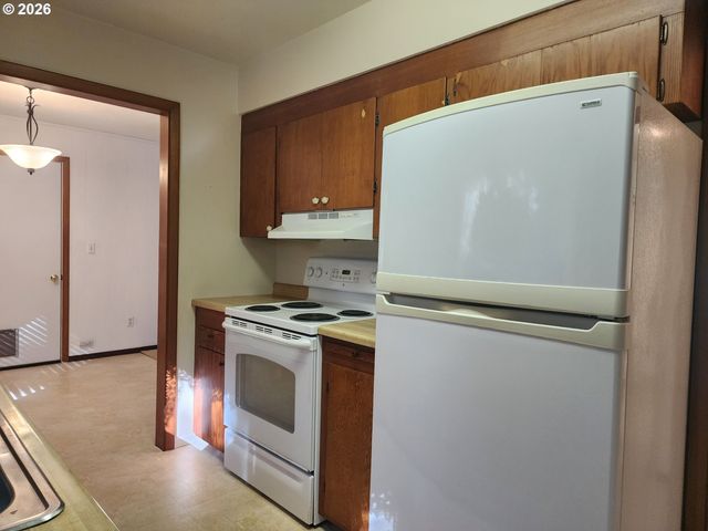 205 18TH St, Port Orford, OR 97465