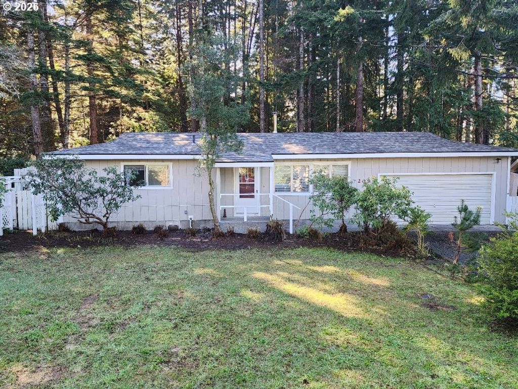 205 18TH St, Port Orford, OR 97465