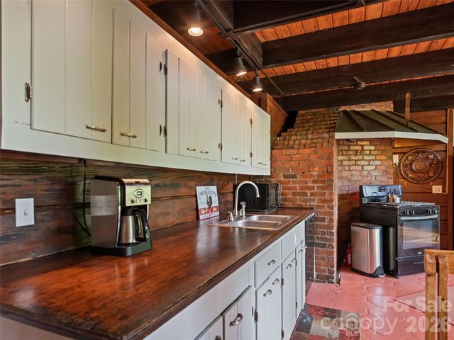 770 Shelton Cove Road, Waynesville, NC 28785