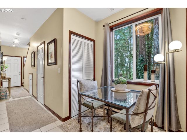 810 E 9TH St D13, Newberg, OR 97132