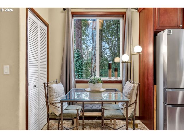 810 E 9TH St D13, Newberg, OR 97132