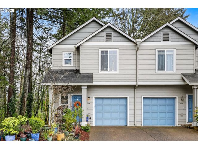 810 E 9TH St D13, Newberg, OR 97132