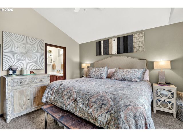 810 E 9TH St D13, Newberg, OR 97132