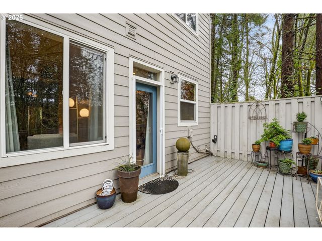 810 E 9TH St D13, Newberg, OR 97132