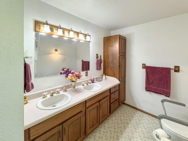 10800 Round Valley Rd, Grass Valley, CA 95949