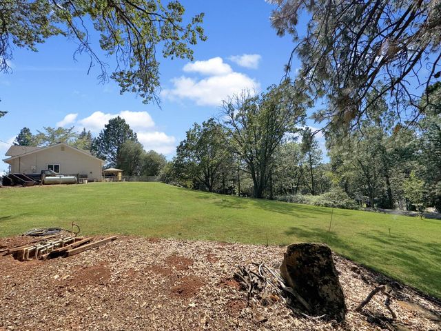10800 Round Valley Rd, Grass Valley, CA 95949