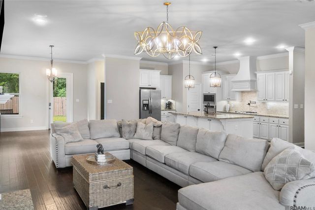 39169 Water Oak Ave, Prairieville, LA 70769