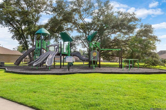 39169 Water Oak Ave, Prairieville, LA 70769