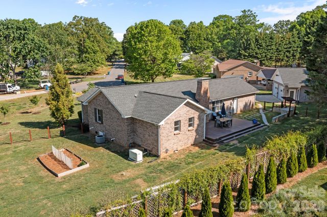 3030 Lydia Lane, Newton, NC 28658