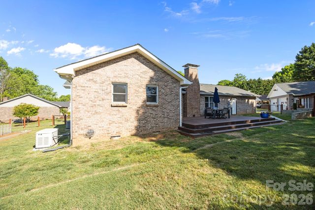 3030 Lydia Lane, Newton, NC 28658