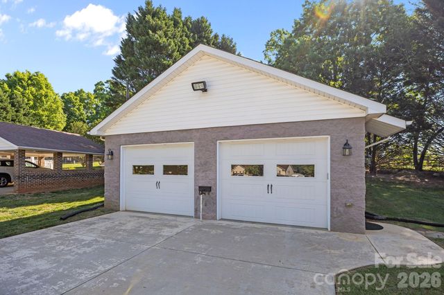 3030 Lydia Lane, Newton, NC 28658