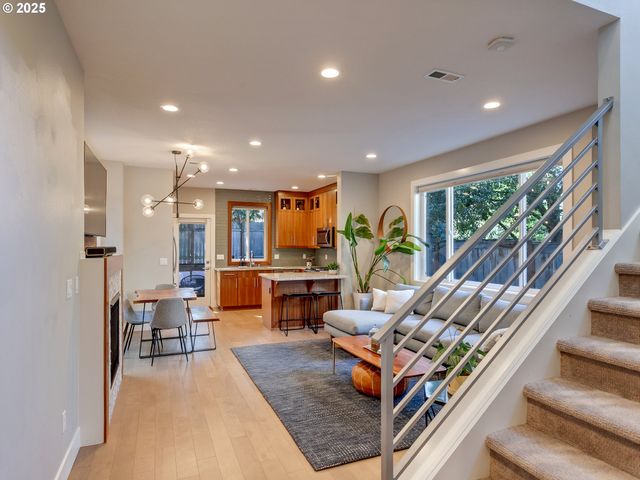 2810 N WATTS St, Portland, OR 97217