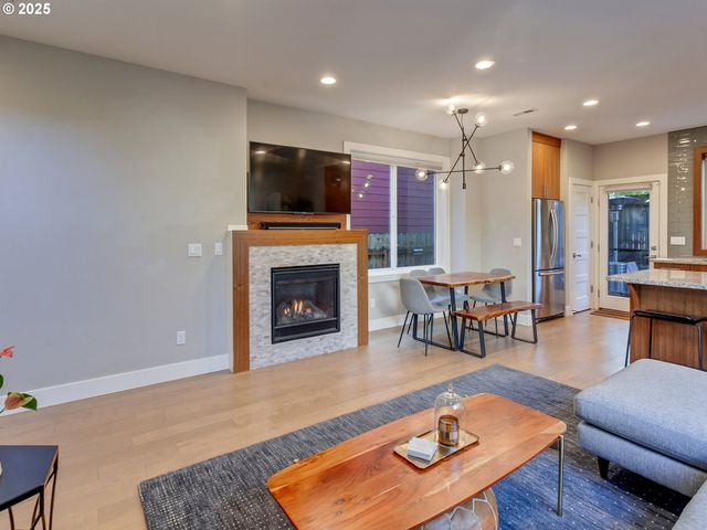 2810 N WATTS St, Portland, OR 97217