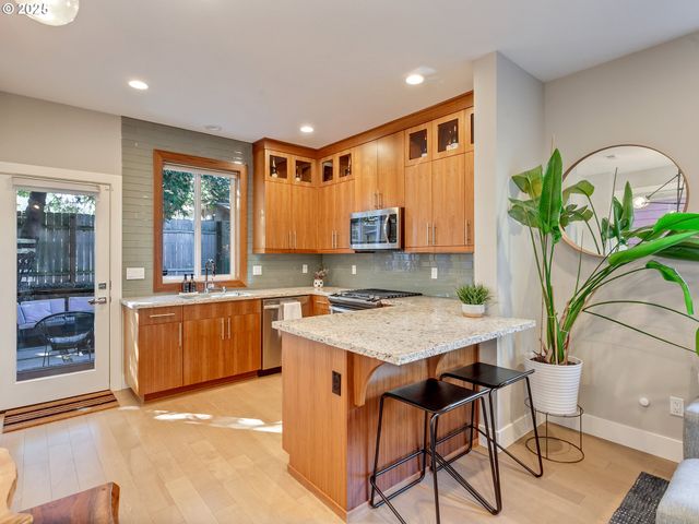 2810 N WATTS St, Portland, OR 97217