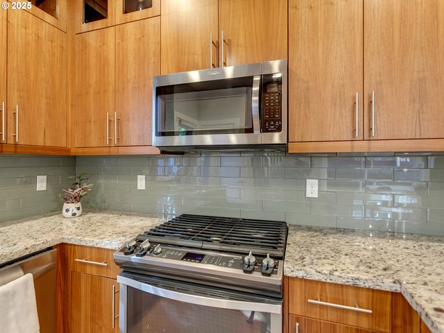 2810 N WATTS St, Portland, OR 97217