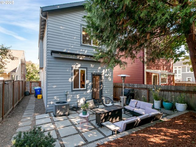 2810 N WATTS St, Portland, OR 97217