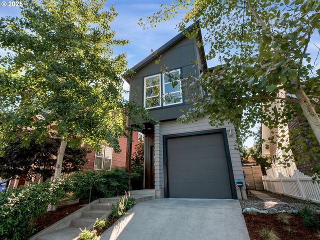 2810 N WATTS St, Portland, OR 97217