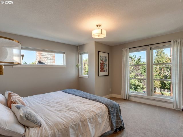 2810 N WATTS St, Portland, OR 97217