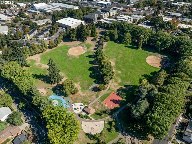 2810 N WATTS St, Portland, OR 97217