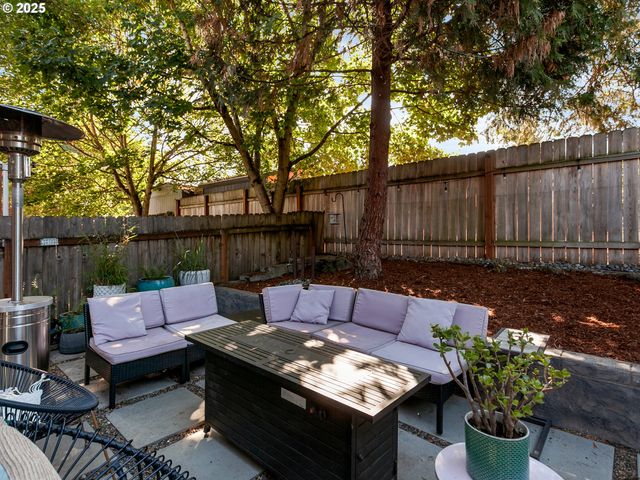 2810 N WATTS St, Portland, OR 97217