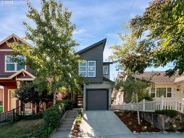 2810 N WATTS St, Portland, OR 97217