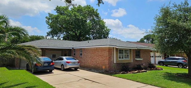 2401 Raspberry Lane, Pasadena, TX 77502