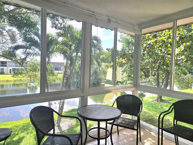 209 Oxford 100 209, West Palm Beach, FL 33417