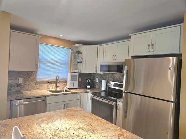 209 Oxford 100 209, West Palm Beach, FL 33417