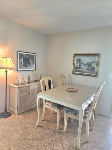 209 Oxford 100 209, West Palm Beach, FL 33417